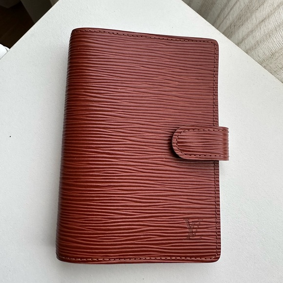 Louis Vuitton Agenda - Picture 2 of 10